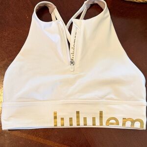 🍋Lululemon White and Gold Sports Bra
Size 8